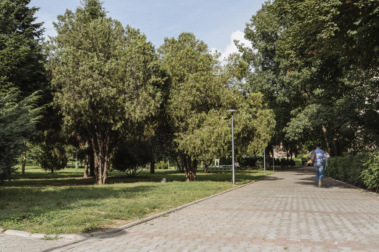 Luxury City Centre Apartment Бухарест Экстерьер фото